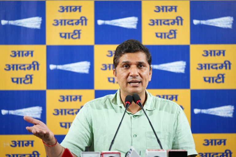 भ्रष्टाचार की दलदल में धंसी दिल्ली की डी-सिल्टिंग व्यवस्था – सौरभ भारद्वाज