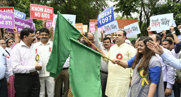दिल्ली को कूड़े से आज़ादी: रोहिणी में प्लॉगिंग रन – सांसद योगेन्द्र चांदोलिया बोले सफाई सबकी जिम्मेदारी
