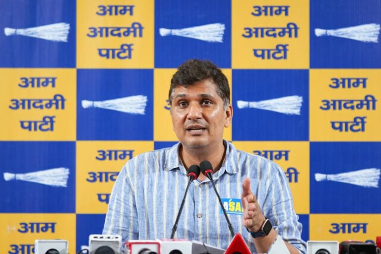 अडानी को बचा रही है भाजपा सरकार – सौरभ भारद्वाज