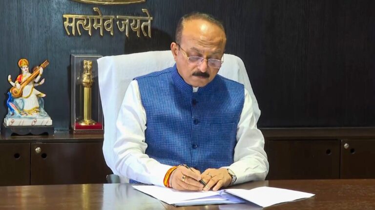 अब निजी स्कूल नहीं बढ़ा सकेंगे मनमानी फीस, दिल्ली सरकार ने लागू किया नया शुल्क नियंत्रण कानून, अभिभावकों को मिली वीटो पावर