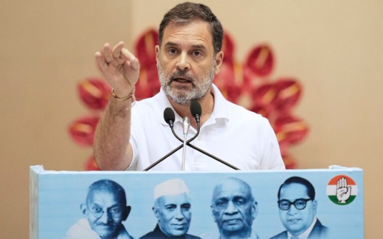 राहुल गांधी की वोट अधिकार यात्रा को जनता का जबरदस्त समर्थन, रास्ते में हुआ भव्य स्वागत