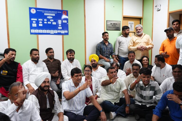 आम आदमी पार्टी ने एलजी की अधिसूचना का किया कड़ा विरोध, पुलिस को थाने से गवाही देने की अनुमति न्याय व्यवस्था का मजाक
