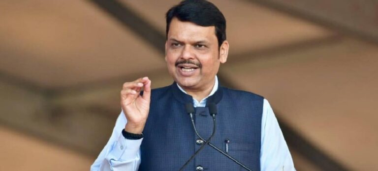 मराठा आरक्षण पर जारंगे की चेतावनी, फडणवीस बोले गणेश उत्सव में खलल नहीं डालेंगे शिवाजी के सच्चे अनुयायी