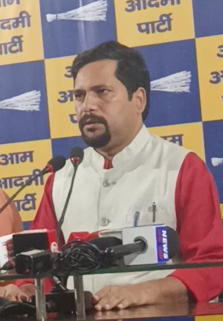 संजीव झा ने उठाई आवाज़ – गांव वालों के लिए UER 2 टोल फ्री करने की मांग