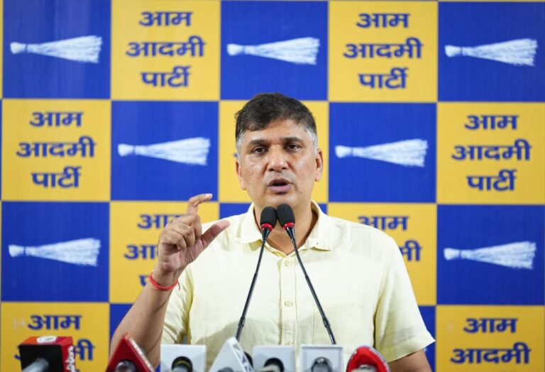 पाकिस्तान से क्रिकेट खेलकर भारत का मजाक बना रही है भाजपा सरकार – सौरभ भारद्वाज