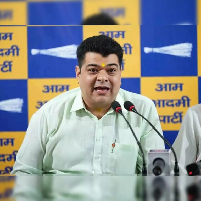 भ्रष्टाचार छुपाने के लिए शिक्षा निदेशक का तबादला, एमसीडी में नेता प्रतिपक्ष अंकुश नारंग ने भाजपा पर साधा निशाना “जानें क्या कुछ कहा”