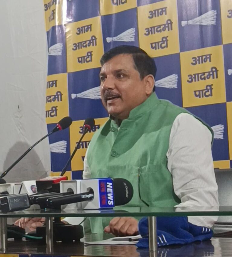संजय सिंह का बड़ा आरोप – मोदी सरकार का बचत उत्सव असल में चपत उत्सव है
