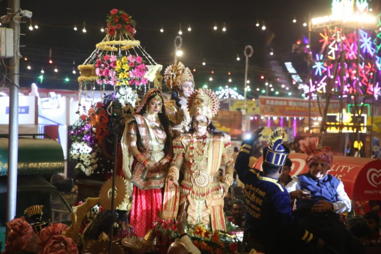 लाल किला मैदान में लव कुश रामलीला का चौथा दिन