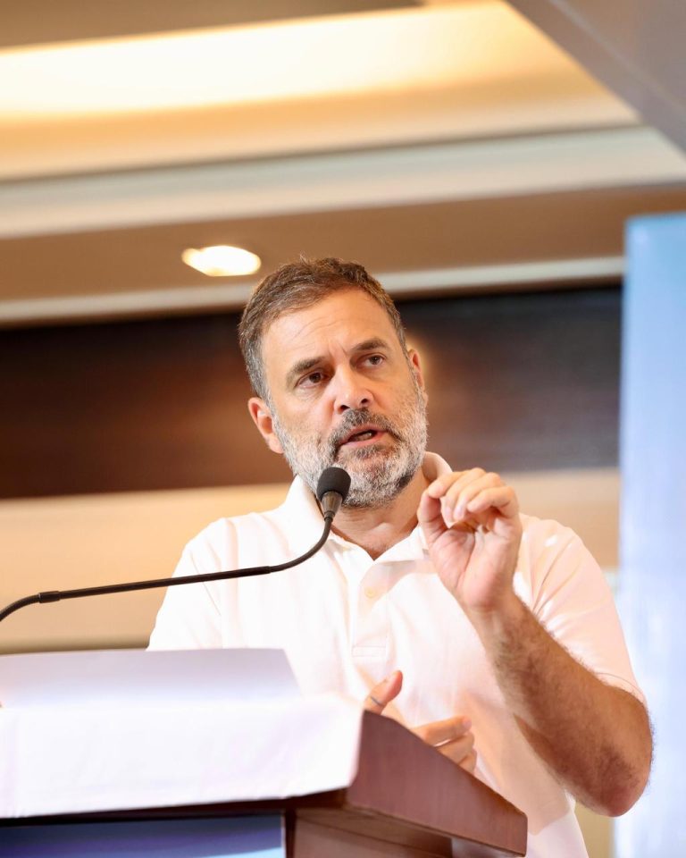 लाइव टीवी पर राहुल गांधी को दी गई मौत की धमकी, कांग्रेस ने भाजपा की नफ़रत भरी राजनीति को बताया लोकतंत्र पर हमला