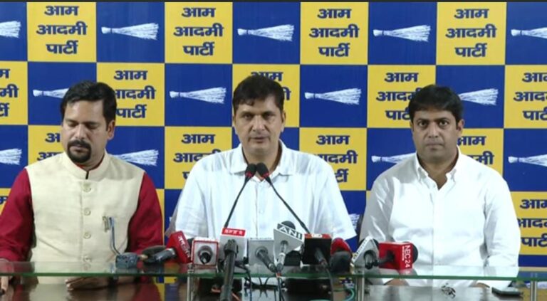 भाजपा सरकार सरकारी अस्पतालों को बर्बाद कर रही है, लोगों को प्राइवेट अस्पतालों की तरफ धकेला जा रहा है – सौरभ भारद्वाज का आरोप