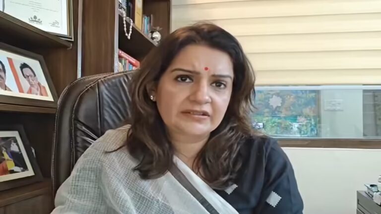 क्रिकेट से पहले देश, प्रियंका चतुर्वेदी का सरकार और BCCI पर अफगानिस्तान से सीखने का तंज