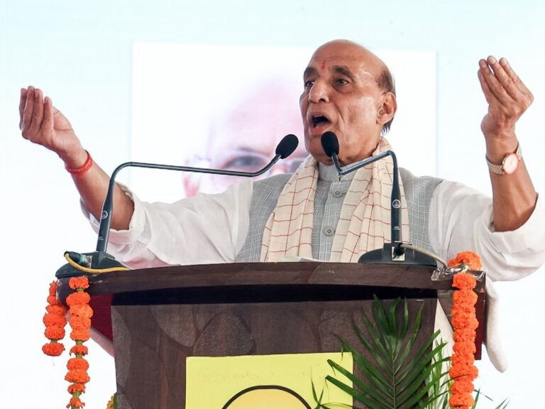 लखनऊ से रवाना हुई ब्रह्मोस मिसाइलों की पहली खेप, आत्मनिर्भर भारत की उड़ान को मिली नई रफ्तार “रक्षा मंत्री राजनाथ सिंह ने दिया बड़ासंकेत”