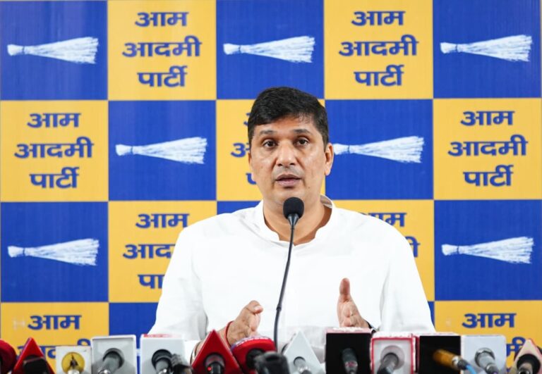 कृत्रिम वर्षा का फर्जीवाड़ा दिल्लीवालों का पैसा बर्बाद कर रही भाजपा सरकार – सौरभ भारद्वाज