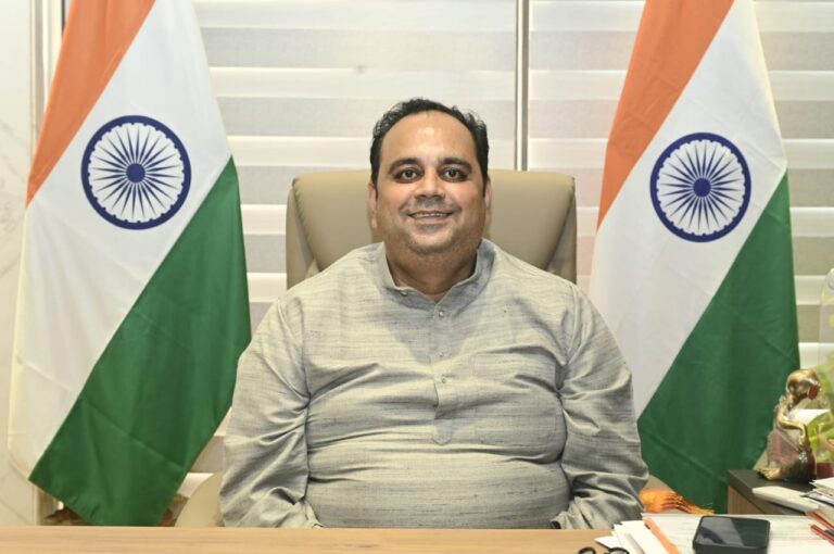 दिल्ली के स्वास्थ्य मंत्री डॉक्टर पंकज कुमार सिंह बोले – सरकारी अस्पतालों में दवाइयों और मेडिकल सुविधाओं की कोई कमी नहीं है