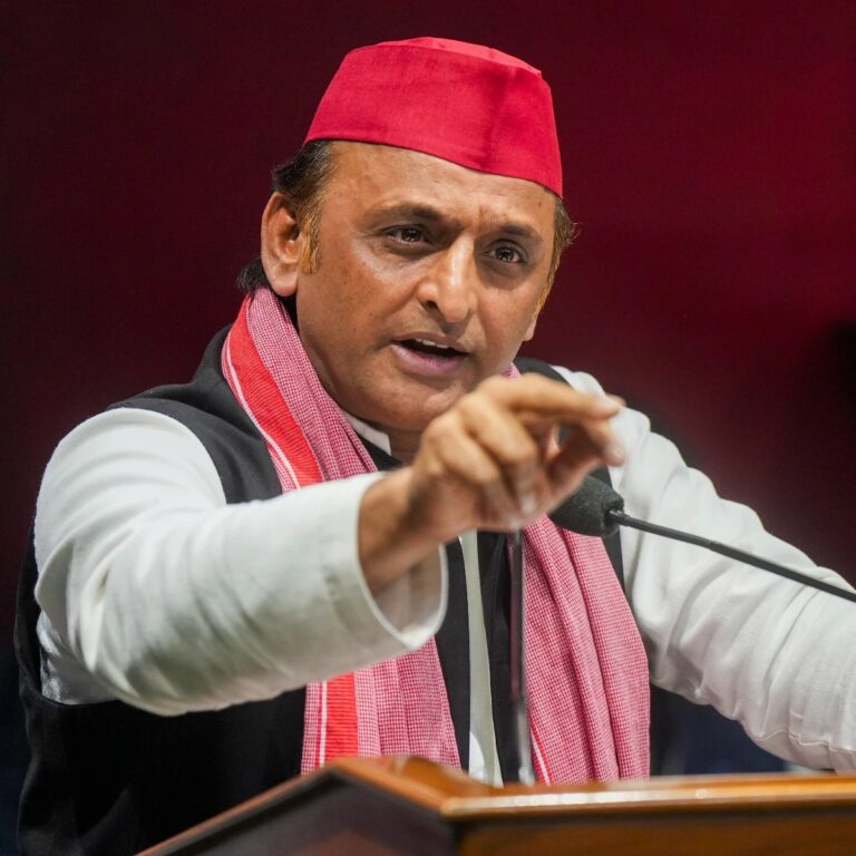 अखिलेश यादव का भाजपा पर तंज, बोले महंगाई और नोटबंदी में जनता हो रही है गुमराह