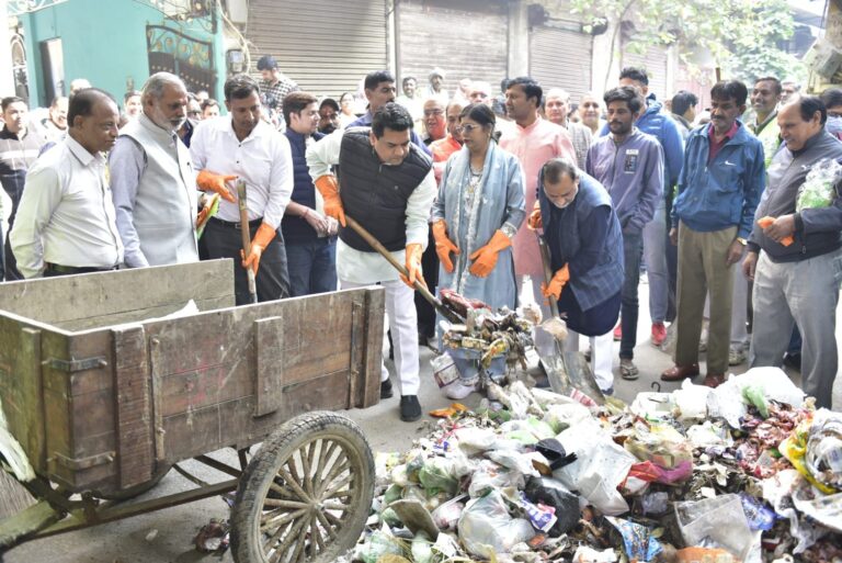 दिल्ली में नई उम्मीद-कपिल मिश्रा के नेतृत्व में उत्तर-पूर्वी दिल्ली में शुरू हुआ वृहद स्वच्छता अभियान