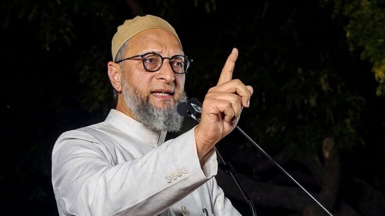 लाल किले धमाका ओवैसी का बड़ा बयान, ‘देश के दुश्मन हिंदू हों या मुस्लिम, सबकी निंदा होनी चाहिए “अमोनियम नाइट्रेट लेकर घूमने वालेराष्ट्र के खिलाफ”