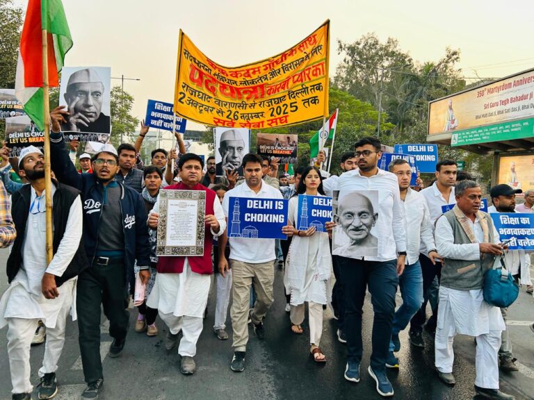 वरुण चौधरी ने एक कदम गांधी के साथ यात्रा में दिया संविधान और सद्भाव का संदेश