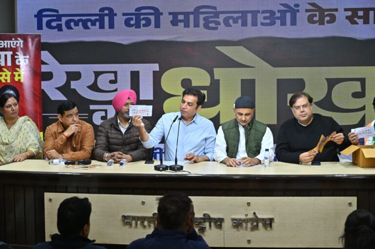 रेखा गुप्ता ने तोड़ा भरोसा, दिल्ली की महिलाएँ अब भी 2500 रुपये की इंतज़ार में – देवेन्द्र यादव का आरोप