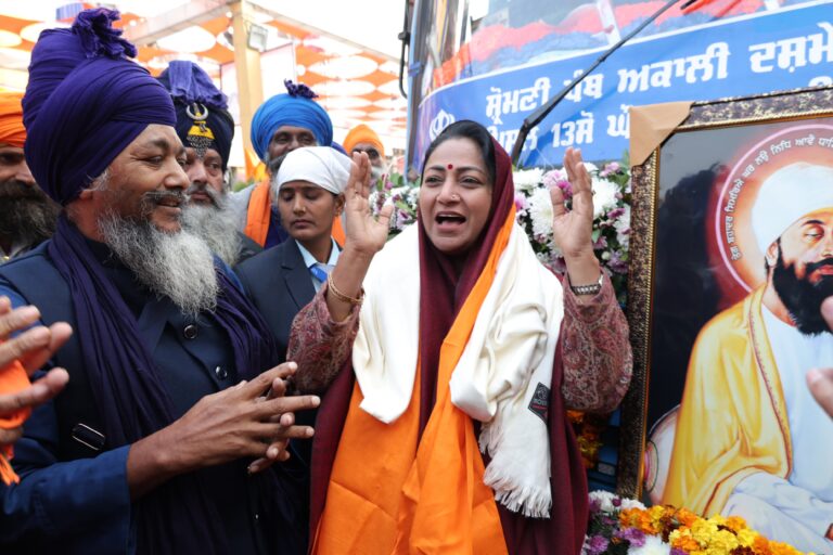 मुख्यमंत्री रेखा गुप्ता ने हिंद की चादर ध्वज यात्रा को दिया ऐतिहासिक शुभारंभ
