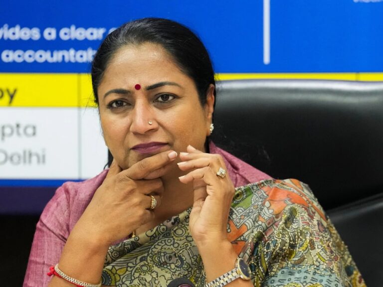दिल्ली में लापरवाही बरतने वाले 27 पीयूसी केंद्रों के लाइसेंस निलंबित, प्रदूषण नियंत्रण के लिए सख्त कदम