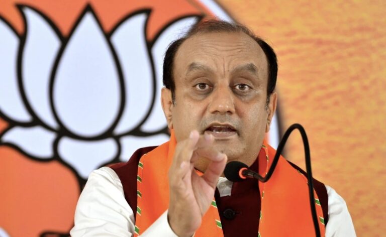 सोमनाथ विध्वंस के 1000 साल भाजपा का कांग्रेस-वामपंथी इतिहासकारों पर हमला, महमूद गजनी को लुटेरा नहीं, मूर्तिभंजक बताया जाए