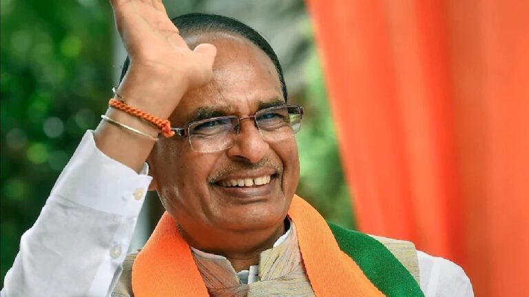 शिवराज सिंह चौहान का राहुल-खड़गे पर हमला, VB-G RAM G योजना में भ्रम फैलाया जा रहा