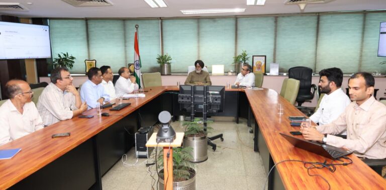 दिल्ली नगर निगम ने शहर को धूल-मुक्त बनाने के लिए 10 दिवसीय विशेष सफाई अभियान शुरू किया