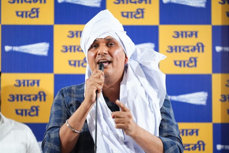 पालम अग्निकांड पर सौरभ भारद्वाज का बड़ा हमला, बोले- सरकार ने लोगों की जान बचाने के बजाय अपनी छवि बचाई
