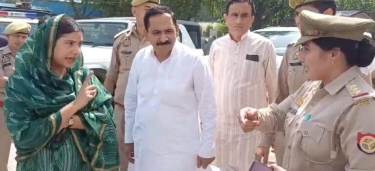 सहारनपुर में भड़की सियासत! पुलिस से भिड़ीं सांसद इकरा हसन, थाने में दिया धरना