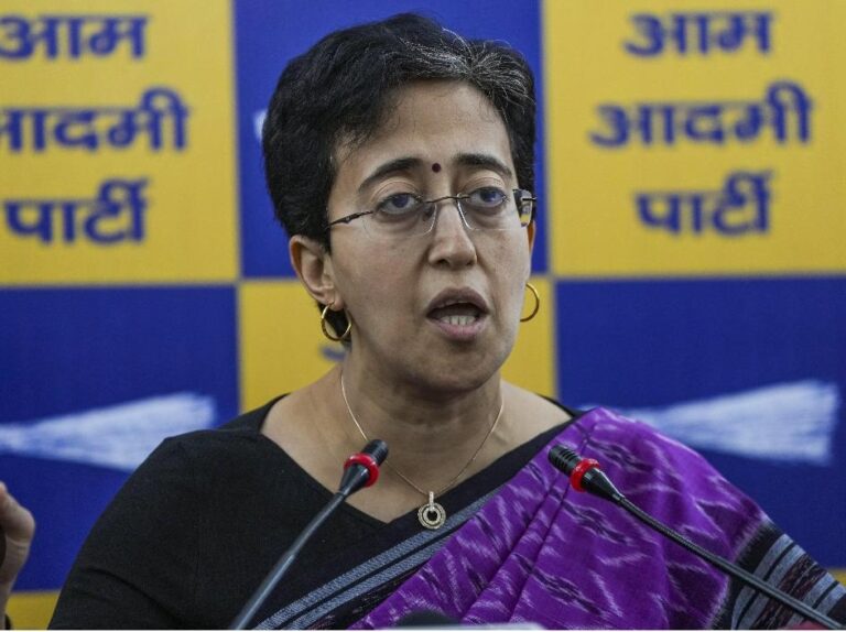 सीबीएसई पोर्टल की अव्यवस्था पर आतिशी का हमला, शिक्षा मंत्री धर्मेंद्र प्रधान को हटाने की मांग