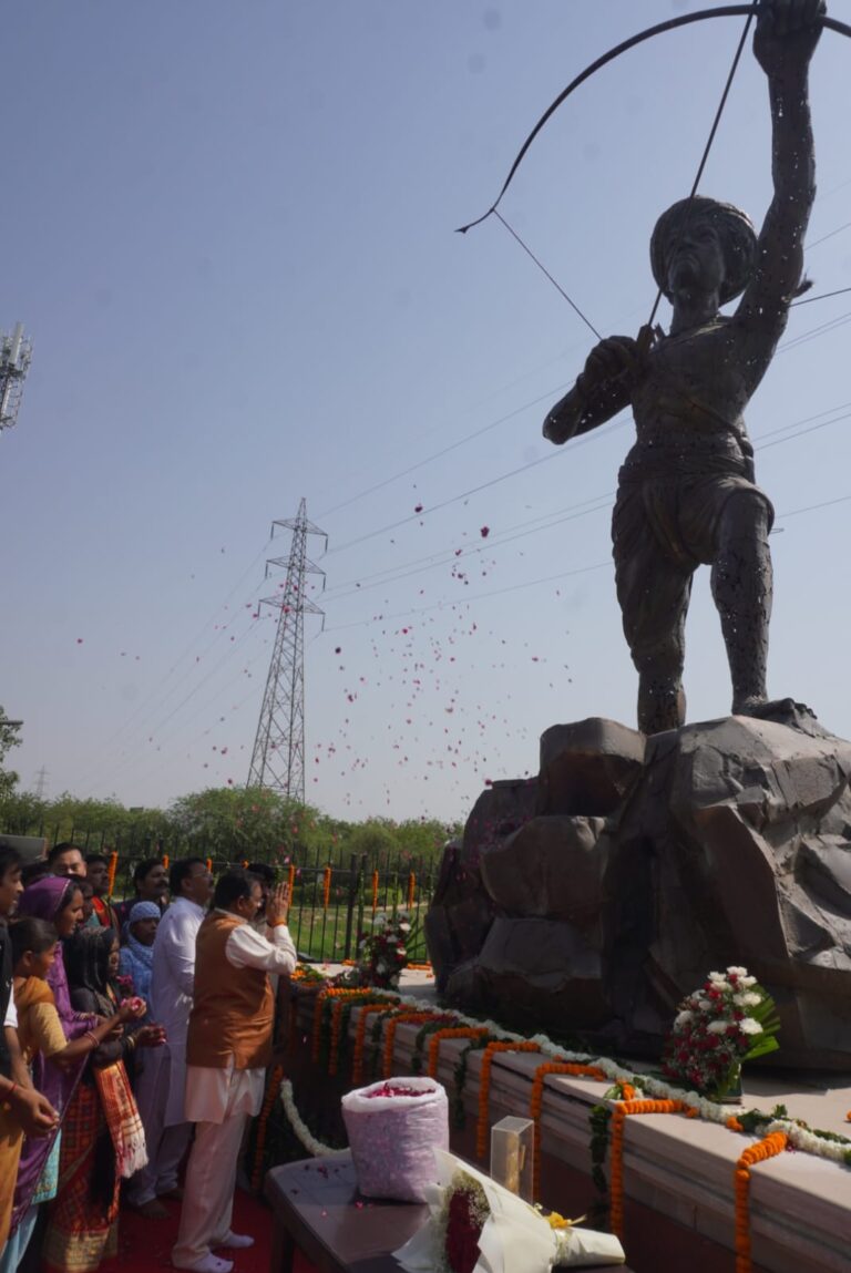 भगवान बिरसा मुंडा की पुण्यतिथि पर दिल्ली भाजपा ने दी श्रद्धांजलि
