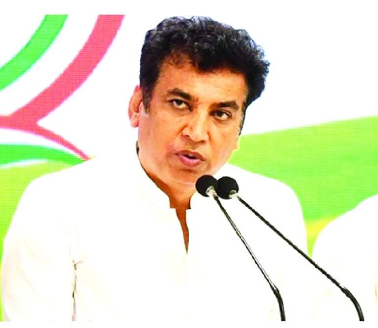 सरकारी स्कूलों के शिक्षकों को SIR ड्यूटी पर भेजना बच्चों की पढ़ाई के साथ अन्याय – देवेंद्र यादव