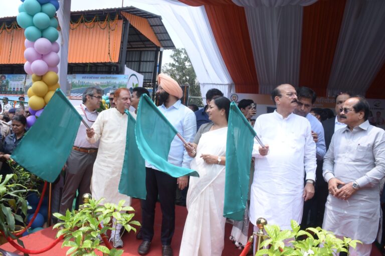 दिल्ली में सफाई व्यवस्था को मिली नई रफ्तार, मुख्यमंत्री रेखा गुप्ता ने घर-घर कचरा संग्रहण योजना की शुरुआत की