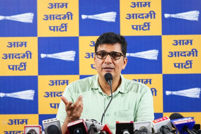 सौरभ भारद्वाज ने दिल्ली लक्ष्मी योजना की शर्तों पर उठाए सवाल, कहा- महिलाओं से किए गए वादे से पीछे हट रही है भाजपा