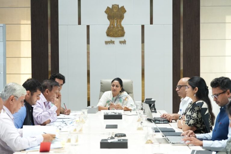 दिल्ली की कृषि मंडियों का होगा आधुनिक कायाकल्प: मुख्यमंत्री रेखा गुप्ता ने विकास परियोजनाओं की समीक्षा की
