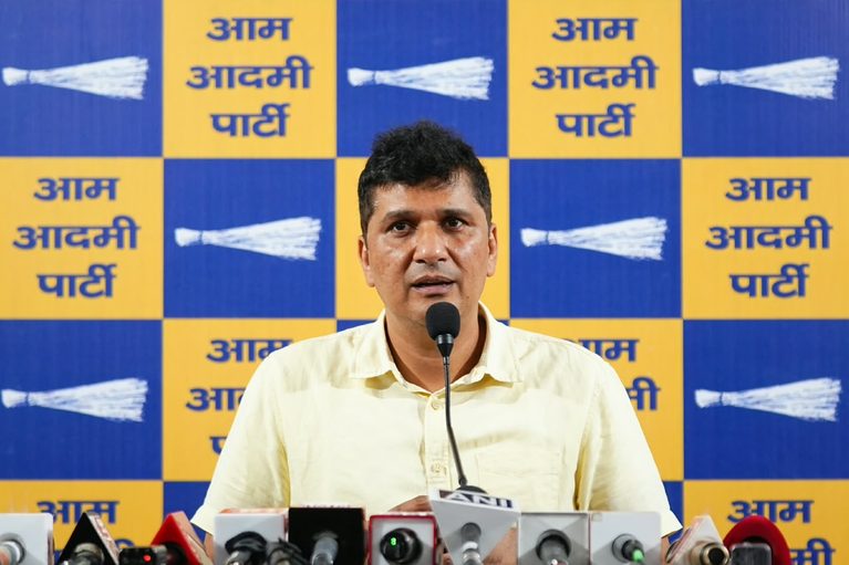 राघव चड्ढा दिल्ली में रहते हैं तो पंजाब में उनका वोट क्यों होना चाहिए – सौरभ भारद्वाज