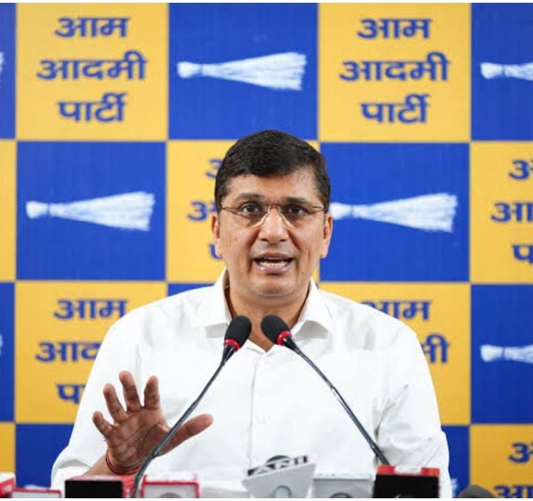 रेखा गुप्ता सरकार ने पूरी दिल्ली को बना दिया वेनिस – आम आदमी पार्टी