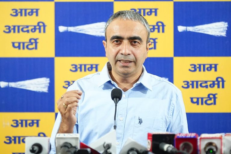 अनुराग ढांडा ने राघव चड्ढा के दिल्ली वोटर बनने पर उठाए सवाल, बोले- 31 अगस्त को नाम नहीं था तो अब कैसे जुड़ा?